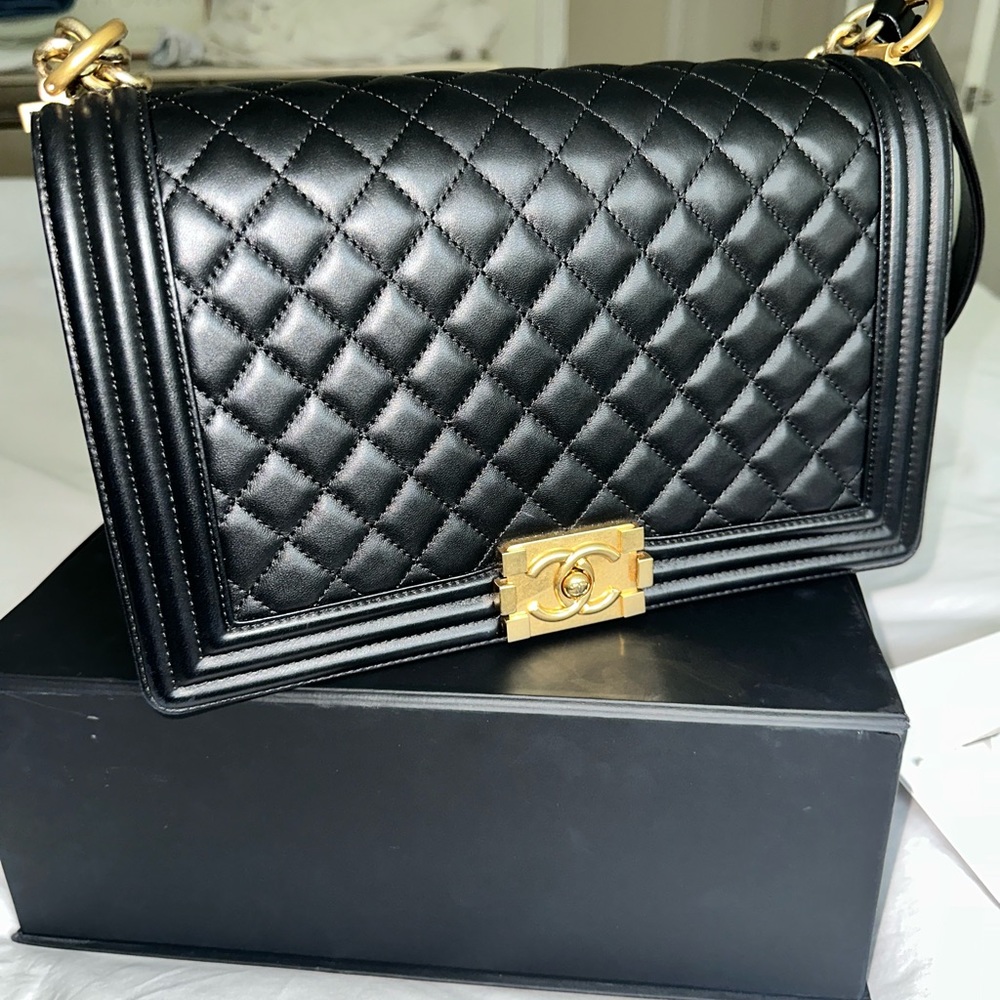 Chanel boy bag old medium